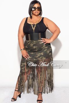 High waisted skirt Elastic waistband Top & Belt sold separately 97% Cotton 3% Spandex Hand wash cold Model is wearing a 2x Plus Size Going Out Outfits, Plus Size Belt, Leather Plus Size, Business Casual Winter, Casual Couture, Chic And Curvy, Plus Size Belts, Belt Gold, Fringe Skirt