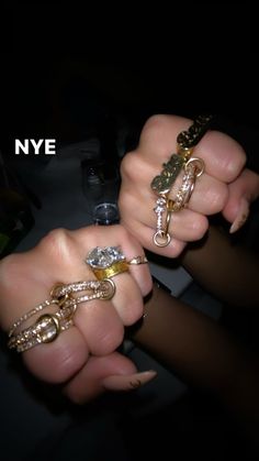 Finger Rings Aesthetic, Emrata Instagram, Rings Pack, Rings Set For Women, Aesthetic Heart, Unique Gold Rings, Rings Aesthetic, Boho Crystal, Chunky Ring