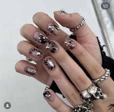 Short Grunge Nails, Dark Short Nails, Rockstar Nails, Lily Nails, Nail Gems