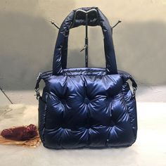 SPECIFICATIONSsacs a main de luxe femmes sacs designer: sac a main femme de marquesac a main femme de marque luxe cuir: Fashion Shoulder Messengersac a main: Space Cottonluxury handbags women bags designer: bags for women 2018designer handbags high quality: famous brand handbagscross body bags: designer brand luxury womenbayan canta: Bag DownTypes of bags: Handbags Crossbody bagsStyle: FashionShape: Casual TotePlace Of Origin: GUANG DONG ProvincePattern Type: SolidOrigin: CN(Origin)Occasion: Ver Bucket Purses, Bucket Handbags, نظارات شمسية, Quilted Tote Bags, Quilted Totes, Women Bags Fashion, Bags Tote, Designer Shoulder Bags, Air Bag