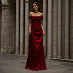 Timeless Bride's Gown with Luxurious Train Design Red Satin Prom Dress, Burgundy Prom, Prom Outfit, Red Satin Dress, Red Wedding Dress, Long Train Wedding Dress, Long Formal Gowns, Fairy Dresses, Floor Length Prom Dresses