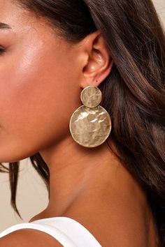 The Lulus Arcata Gold Round Earrings are the perfect way to accessorize your sweet look! These chic, hammered earrings have small gold circle charms that support larger round charms. Post backs. Earrings Measure 2. 25" Long And 1. 5" Wide. 100% Zinc. Imported. Lulus | Arcata Gold Round Earrings. Gold Circle Earrings, Gold Round Earrings, Hammered Earrings, Gold Circle, Hammered Gold, Silver Christmas, Elegant Nails, Accessories Jewelry Earrings, Circle Earrings