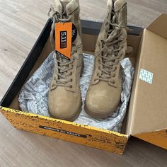 Brand New/ Never Worn Boots. Unisex And Military Authorized. Injection Hand Pic, Army Shoes, Medicine Snaps, Military Shoes, Military Shop, Christ Artwork, Worn Boots, Army Look, Fake Ft Call