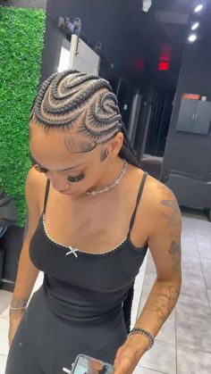 We rounded up 60 cute freestyle stitch curvy cornrows protective braided hairstyles for black women dubbed Alicia keys braids that are trending right now. Nice Braids, Alicia Keys Hairstyles, Design Braids, Straight Back Braids