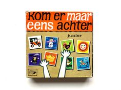 a book with pictures on the cover and an orange title above it that reads kom er mar eens achter junior