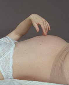 Early Pregnant Belly, Pregnancy Aesthetic Faceless, Pregnant Woman Aesthetic, Embarazo Aesthetic, Pregnant Couple Aesthetic, Pregnant Belly Aesthetic, Maternity Aesthetic, Pregnant Aesthetic, Pregnancy Aesthetic