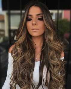 Resultado de imagem para Blonde Caramel: Morena Iluminada Celebrity Long Hair, Celebrity Hair Colors, Balayage Blond, Brown Hair Balayage, Hair 2018, Pinterest Hair, Hair Color For Women, Long Brown Hair, Brown Blonde Hair