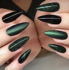 Emerald Nails, Green Acrylic Nails, Dark Green Nails, Green Nail Art, Green Nail Designs, Makijaż Smokey Eye, Nails Prom, Dark Nails