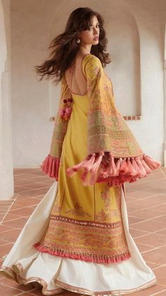 Mehandi Outfit, Hussain Rehar, डिजाइनर कपड़े, Casual Indian Fashion, Pakistani Fancy Dresses, Desi Fashion Casual, Chique Outfits