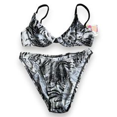 Vintage deadstock gray metallic animal print high cut bikini. Underwire adjustable bra style too and moderate coverage high leg bottoms. Size medium. Made in USA.  -By purchasing you agree to my shop policies   's Adjustable Bra, Bra Style, High Leg, Bra Styles, High Cut, Shop Policies, Halloween Shopping, Animal Print, Bathing Beauties