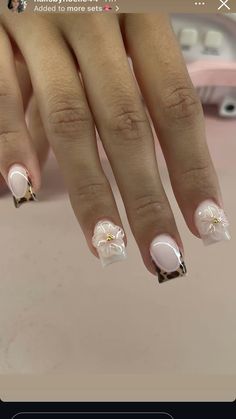 Simple Flower On Nail, Small Square Nails Ideas, Fall Gel Manicure Short Nails, Cute Short Bday Nails, Short Square Cute Nails, Cute Nail Designs On Natural Nails, Cute Short Square Acrylic Nails Designs Simple, Leopard Print Nails Square, Short Gelx Square