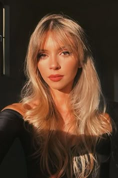 Bang Ideas, Perfect Bangs, Long Hair With Bangs, Brown Blonde Hair, Hair Envy, Grunge Hair, Curtain Bangs, Aesthetic Hair, Face Shape