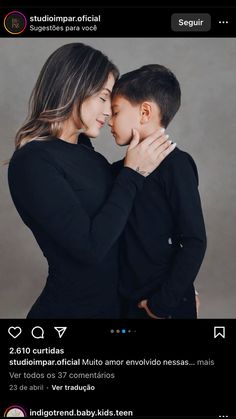 an instagram photo of a mother and son hugging each other with the caption's name in spanish