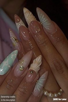 Gorgeous looking Sea Shell French Tip Acrylic Nails for Beach Vacation | Sea Shell Nails Acrylic Shell Nail Design, Sea Nails Designs, Nail Inspo Seashell, Sea Shell Nail Designs, Gold Seashell Nails, Sea Shell Nails, Shell Nails Seashells, 3d Seashell Nail Art