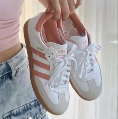 Sambas Adidas Women, Pretty Sneakers, Diy Sneakers, Shoes Aesthetic, Back To School Shoes, Preppy Shoes, All Nike Shoes