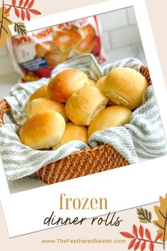 A basket of dinner rolls Easy Entertaining Food, Yeast Dinner Rolls, Entertaining Snacks, Best Biscuit Recipe, No Yeast Dinner Rolls, Frozen Dinner, Entertaining Appetizers, Parker House Rolls