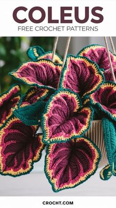 a crocheted pot holder with flowers hanging from it's sides and the text,