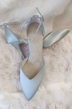 Shoe Goals, Diamond Heels, Fashion Shoes Sandals, Stylish Socks, Wedding Dress Shoes, Wedding Sandals, Blue Heels, Bridal Look