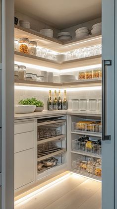 Home Corner Decor Ideas, Creating A Pantry, Corner Decor Ideas, Rustic Pantry, Pantry Closet Design, Modern Pantry, Home Corner, Pantry Room