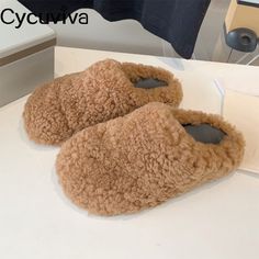 Shipping: Worldwide Express Shipping AvailableDelivery time: 7-15Days Fast ShippingReturns: Fast refund, 100% Money Back Guarantee.Brand Name: CycuvivaShoes Type: SlidesApplicable Place: OutsideOrigin: Mainland ChinaCN: GuangdongSeason: SummerUpper Material: RubberFit: Fits true to size, take your normal sizeInsole Material: SheepskinModel Number: TBO290Lining Material: PUItem Type: SlippersFashion Element: RivetDepartment Name: AdultOutsole Material: RubberHeel Height: Low (1cm-3cm)Style: Conci Flat Slippers, Luxury Flats, Affordable Shoes, Clogs Style, Women's Mules, Fur Shoes, Flat Slipper, Designer Slippers, Beach Slippers