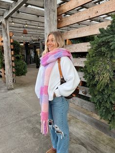 Nyc Cold Weather Outfits, Scarf Outfits Winter, Winter Outfits Colourful, Winter Outfits 2024 Women, Winter Stylish Outfits, Colourful Winter Outfits, Stylish Outfits For Winter, Comfy Casual Winter Outfits, Fall Scarf Outfit