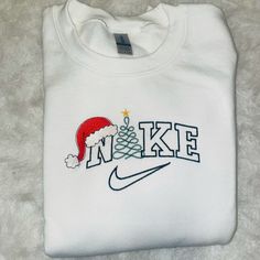 Christmas Sweatshirt Ideas, Nike Cropped Hoodie, Aesthetic 2024, Cute Nike Outfits, Embroidered Christmas, Fleece Quarter Zip, North Face Hoodie, Cute Shirt Designs, Christmas Crewneck