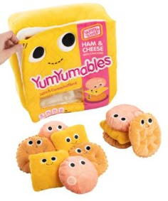 Plush Lunch Kit: An adorable stuffed snack kit. Snack Kit, Игрушки Funko Pop, Lunch Kit, Just Eat, Birthday List, Cute Stuffed Animals