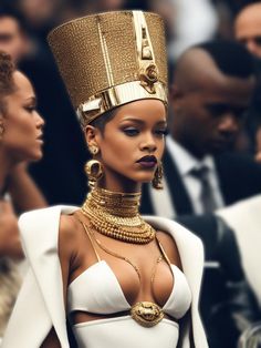 #rihanna #nefertiti Nefertiti Art, Roller Skaters, Colour Trends, Vogue Covers, African Queen, Women Art, All Things Cute, Celebrity Art, Popular Music