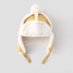 Product Introduction: Keep your little one warm and stylish this winter with our adorable and trendy thickened children's Lei Feng hat made of lush suede, perfect for ages 3-6. Plush Hat, Toddler Winter, Toddler Accessories, Product Introduction, Hat Making, Baby Accessories, Warm Winter, Lei, Little One