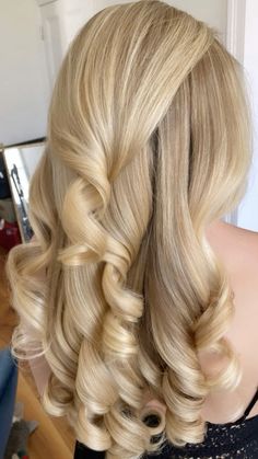 Beautiful Blonde Hairstyles, Blonde Shiny Hair, Big Blonde Curls, Long Curled Hair, Hair Styles Blonde, Hair Ideas Blonde