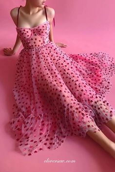 Couture Dior, Lirika Matoshi, Boho Beach Dress, Evening Dresses Short, Belted Midi Dress, Drawing Inspo, Heart Dress, Beautiful Clothes, Rilakkuma