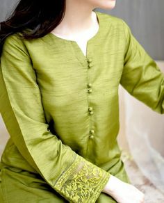 Plain Suit Designs Indian, Suit Designs Indian Style, Simple Frock Design, Designer Kurti Patterns, Trendy Shirt Designs