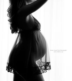 Photos In Nyc, Pregnant Outfit, Milk Bath Maternity, Maternity Studio, Maternity Inspiration, Newborn Baby Photos