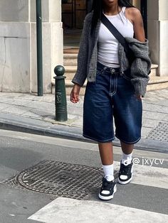 Christmas Festival Outfit, Festival Outfits 2022, Jorts Outfit, Looks Hip Hop, Boho Festival Outfit, Outfit Denim, Streetwear Mode, Tomboy Style Outfits, Streetwear Fashion Women