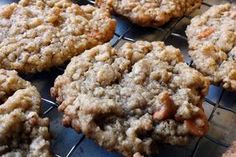 several cookies are cooling on a wire rack