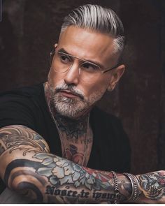 Mens Modern Hairstyles, Side Part Haircut, Older Mens Hairstyles, Mens Hairstyles With Beard, Grey Hair Men, Cool Mens Haircuts, Beard Hairstyle, Men Haircut Styles, Beard Tattoo