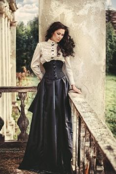 . Steampunk Mode, Steampunk Outfits, Moda Steampunk, Era Victoria, Gothic Mode, Mode Steampunk, Steampunk Couture, Steampunk Wedding, Victorian Goth