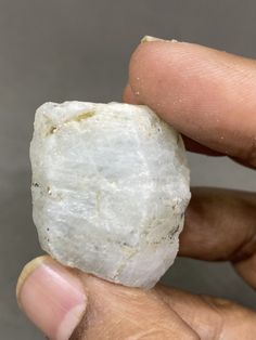 Natural m white sapphire raw 303 carats single piece  Madagascar origin 35x30mm Luxury White Raw Silk Saree, White Semi-stitched Raw Silk Sharara, Luxury White Sapphire Jewelry, Raw Sapphire Crystal, Raw Celestite, Natural Sapphire, White Sapphire, Madagascar, Single Piece