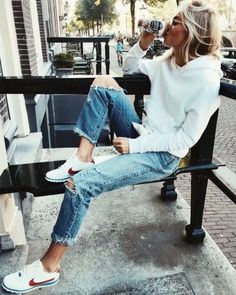 THE PERFECT ATHLEISURE STREETWEAR // http://www.chelseyrosehealth.com/lifestyle/2017/5/20/the-perfect-athleisure-streetwear-nike-air-max-90-ultra Men Streetwear, Wardrobe Inspiration, Outfit Trends, Nyc Apartment, Autumn Street Style, Gigi Hadid, Mode Inspiration, Street Style Outfit, Street Styles