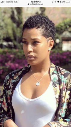 THIS ONE. 🥰 Short Natural Styles, Blow Dry Short Hair, Layered Pixie Cut, Natural Hair Haircuts, Natural Hair Twa, Natural Hair Woman