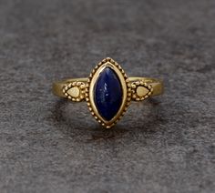 SIZE :- All Size Are Available. US1 TO US16, If Your Size Not Listed Feel Free to Contact us METAL :- Brass STONE;- Lapis Lazuli Ring can be customized on request and gemstone can be made to any gemstone you want. Same Design Ring Are Upload With Any Gemstone. Please Visit Our Shop to View Complete Collection. If You Need Faster Shipping, Please Contact us Please Make Sure to Include The Correct Address During Before Order. You Can return Item within 30 Days After Successful Delivery. We Offer 1 White Stone Ring, Gemstone Rings Vintage, Unique Rings Vintage, Lapis Ring, Zierlicher Ring, Carnelian Ring, Lapis Lazuli Ring, Ring Boho, Unique Ring