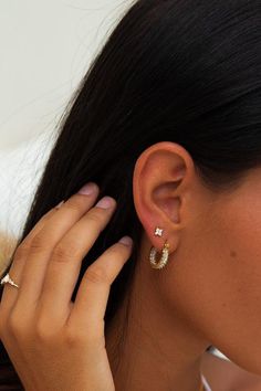 Decorate your lobes with our Capri Crystal Flower studs. Taking inspiration from Italy's version of glam meets the beach, these earrings will add a touch of luxury to your ears. Materials: 925 Sterling Silver plated with 18k gold with Cubic Zircon Weight: 0.5g CZ Size: 2.5mm, 3mm or 4mm 1.0mm - 18 gauge Butterfly Back Quality Assurance:Tarnish FreeHypoallergenic (nickle-free, lead-free) Skin-friendly Perfect for: Lobe piercings Two Piercings Ear Ideas, Ear Piercings 2, Second Ear Piercing Ideas, Seconds Piercing, 2 Ear Piercings, Second Ear Piercing, Ear Peircings, Ear Piercing Studs, Double Ear Piercings