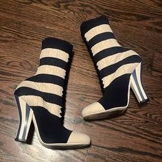 Fendi Rockoko Booties In Navy Blue And Cream. Comes With Original Shoebox And Dust Bags. Size 40.5! Will Elevate Any Look! Fendi Shoes, Shoe Box, Bootie Boots, Fendi, Dust Bag, Ankle Boots, Navy Blue, Women Shoes, Navy