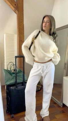 Clean girl aesthetic, vanilla girl, blonde, ugg, clean girl outfits, clean girl, white girl Sixth Form Outfits, Chique Outfit, Looks Pinterest, Chique Outfits, Uni Outfits, Autumn Fits, Uggs Outfit, School Looks