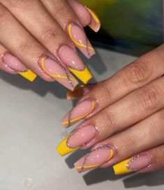 Spring Acrylic Nails, Elegant Nail Designs, Ombre Acrylic Nails, Glamour Nails, Dope Nail Designs, Nail Art Designs Videos, Long Square Acrylic Nails, Short Acrylic Nails Designs, Yellow Nails