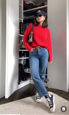 Red Sweater Jeans Outfit, Spring Outfits With Converse, Red Cardigan Outfit Korean, Red Oversized Sweater Outfit, Red Spring Outfit, Sweater Rojo Outfit, Outfit Sueter Rojo, Converse And Jeans Outfit, Light Blue Striped Shirt Outfit