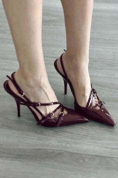 Pretty Heels, Fashion Shoes Heels, Fall Winter Wardrobe, Aesthetic Shoes, Shoe Closet, Fashion High Heels, Red Shoes, Retro Outfits