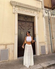 Sicily Moodboard, Malaysia Outfit, Albania Vacation, Bf Fits, Outfit Inspo For Women, Bali Outfits, Winery Outfit Summer, White Maxi Skirt Outfit, Summer Outfit For Women