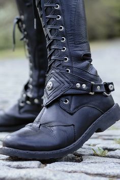 Leather Aesthetic Men, Fantasy Shoes Boots, Wizard Boots, Assassin Boots, Rogue Boots, Mondstadt Characters, Dark Fairy Outfit, Dress Boots Men, Warrior Boots