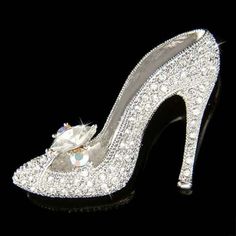 PERFECT CHRISTMAS GIFT FOR Glass Slipper lovers This sparkling CLASSY Slippers brooch measuring 1 5/8" wide X 1 3/8" high (41mm X 35mm). All set in classy silver tone finish. Crystal Color: Clear, Aurora Borealis Prices are in US$. For shipping policies and other important information, click on "profile" on the right. See an item that you like but has already been sold? Contact me to see if I have more! Thank you for stopping by Kashuen Collectibles! Diamond Shoes High Heels, Gold Heels Prom, Cinderella Wedding Shoes, Fairy Pin, Diamond Shoes, Shoes Wallpaper, Shoes Quotes, Glass Slippers, Cinderella Shoes